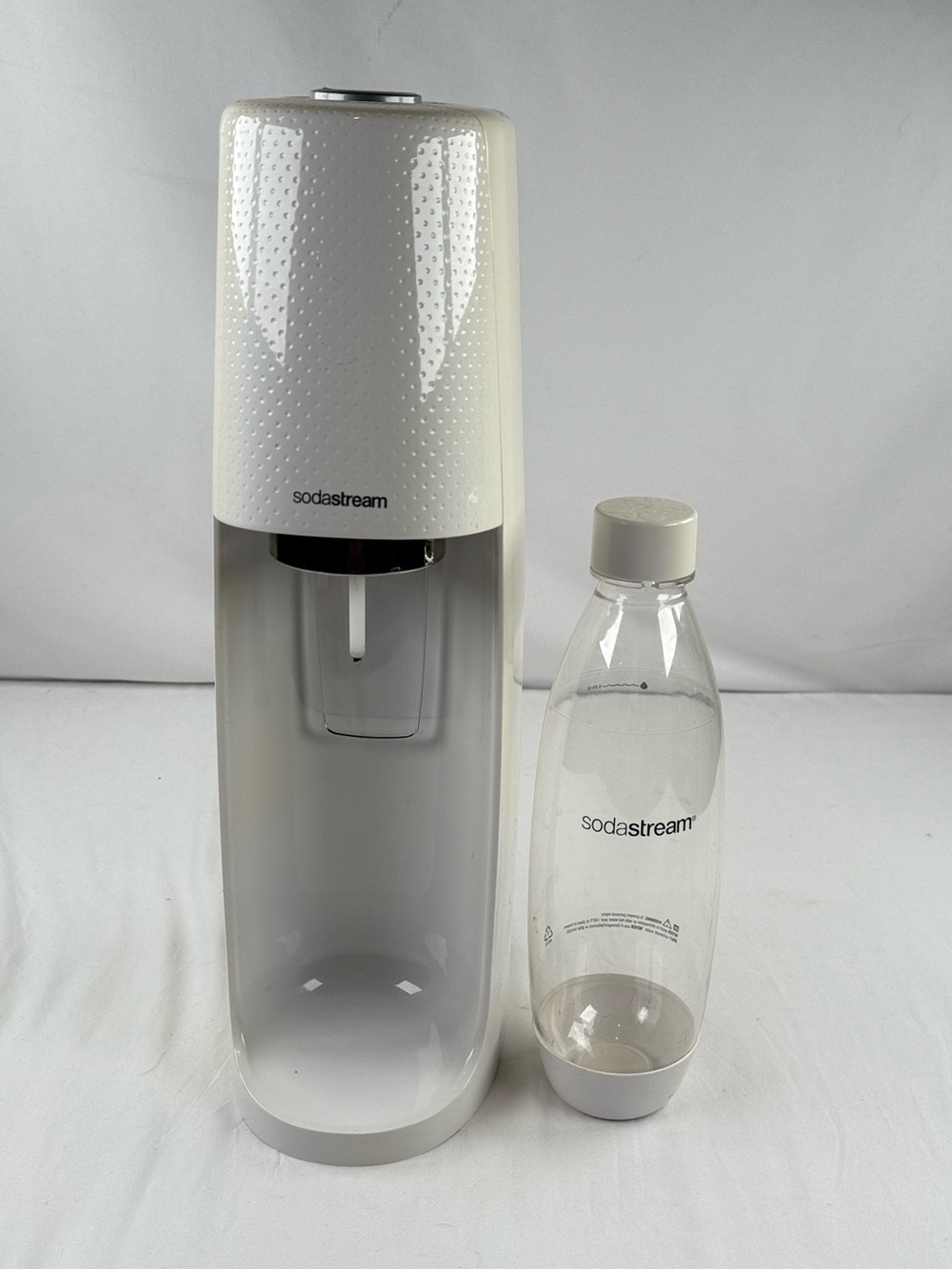 SodaStream Fizzi White Home Soda Maker with Bottle and CO2 Canister